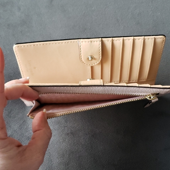 Kate Spade wallet - Picture 4 of 4